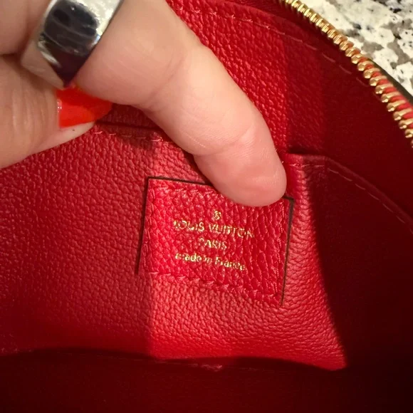 Luis Vuitton Red Designer Embossed Leather Pouch/ Cosmetic Pouch ❤️❤️ - Picture 2 of 7